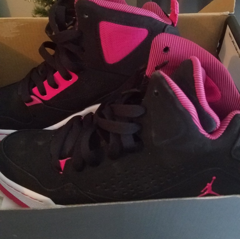 Youth sz 6 Jordan's